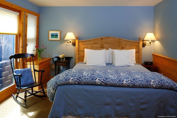 The Alpine House Lodge and Cot (Jackson)